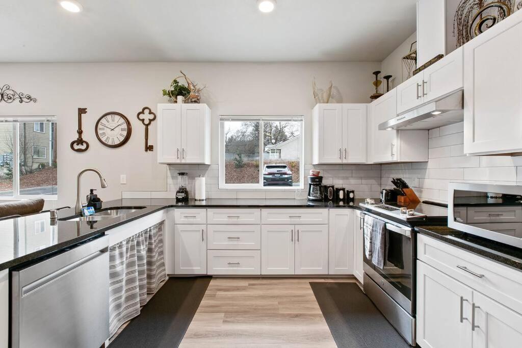 Full Ada Unit - 2 Bed 2 Bath Unit Near Downtown Apartamento Spokane Exterior foto