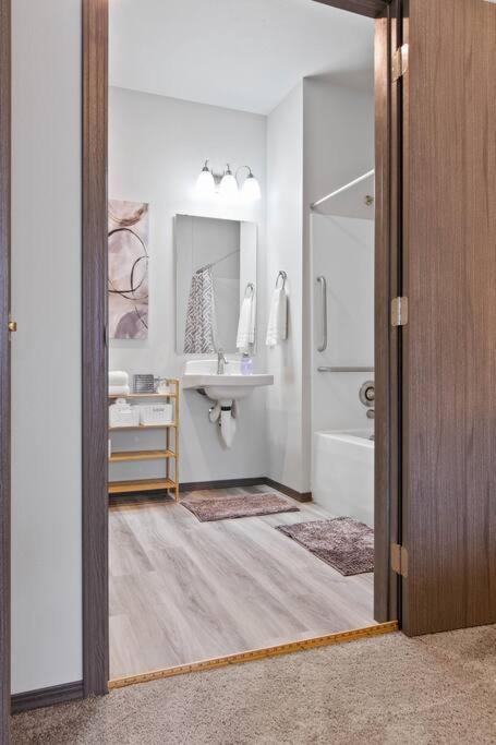 Full Ada Unit - 2 Bed 2 Bath Unit Near Downtown Apartamento Spokane Exterior foto